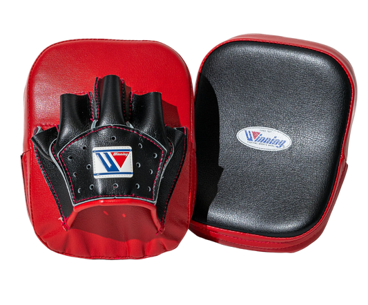 WINNING JAPAN BOXING SQUARE CURVED PUNCH MITTS ROACH MITTS BLACK RED